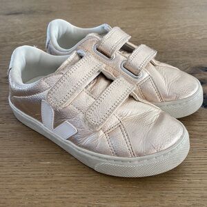 Veja Gold Velcro strap sneakers! Girls size 13.5